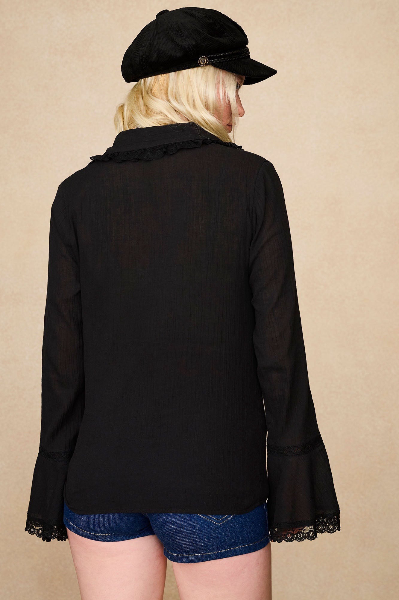 Storyteller Lace Trim Ruffle Blouse – Black