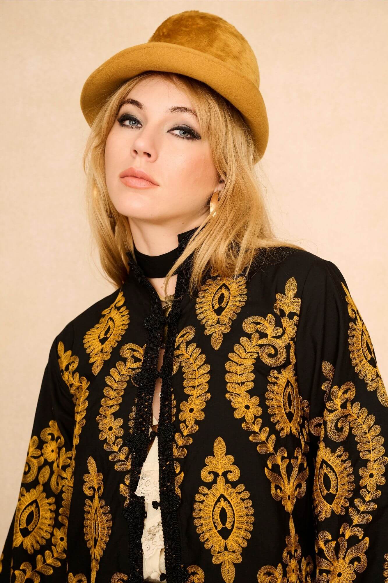 Magic Embroidered Duster – Black