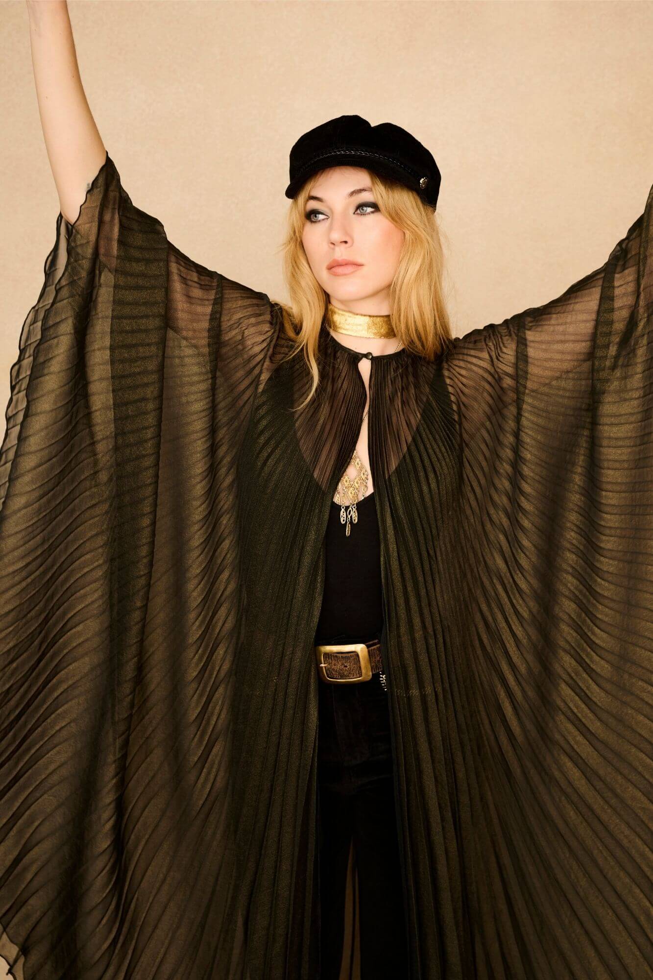 Into The Night Cape – Black